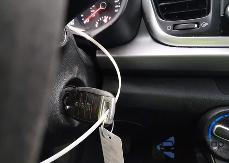 2019 Kia Rio 5-Door S z USA, uszkodzony, nr VIN 3KPA25ABXKE178083